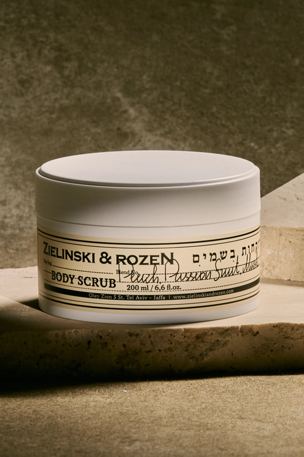 Body scrub Peach, Passion fruit, Musk